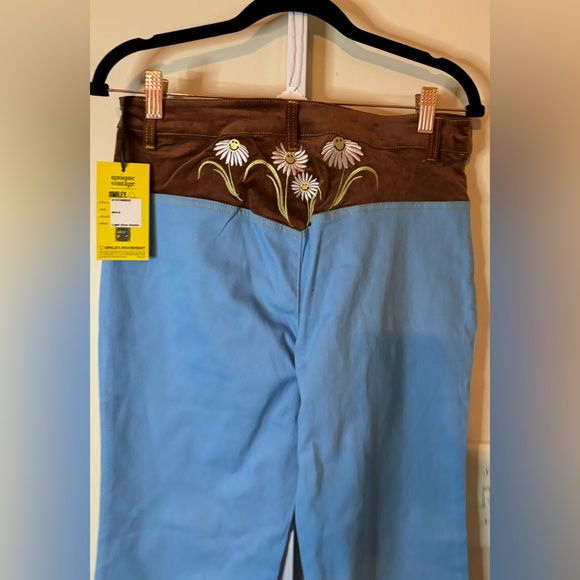Smiley Jeans by Unique Vintage-Size 6-8 - Picture 4 of 9